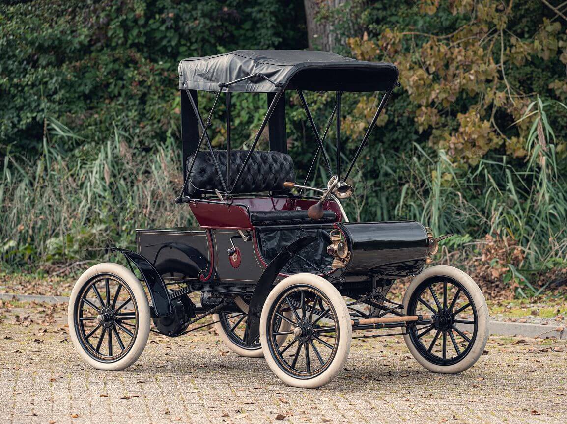 Oldsmobile curved dash